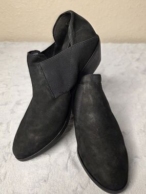 Eileen Fisher Vero Cuoio Black Suede  Slip-On Ankle Booties